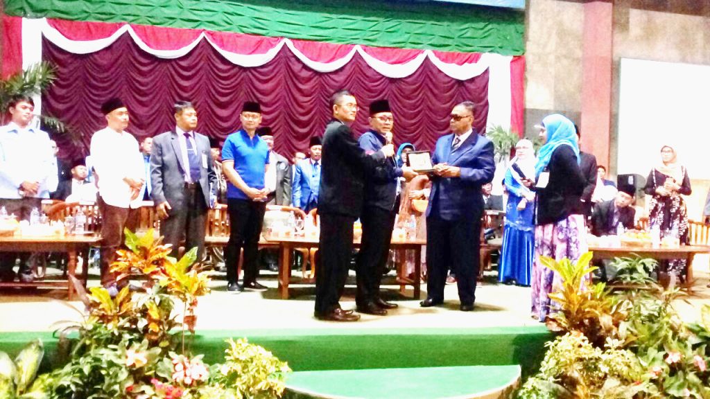 Ketua MPR RI, Zulkifli Hasan Menyambangi Ponpes Al Zaytun di Indramayu Jawa Barat 2018-01-19 at 23.37.44