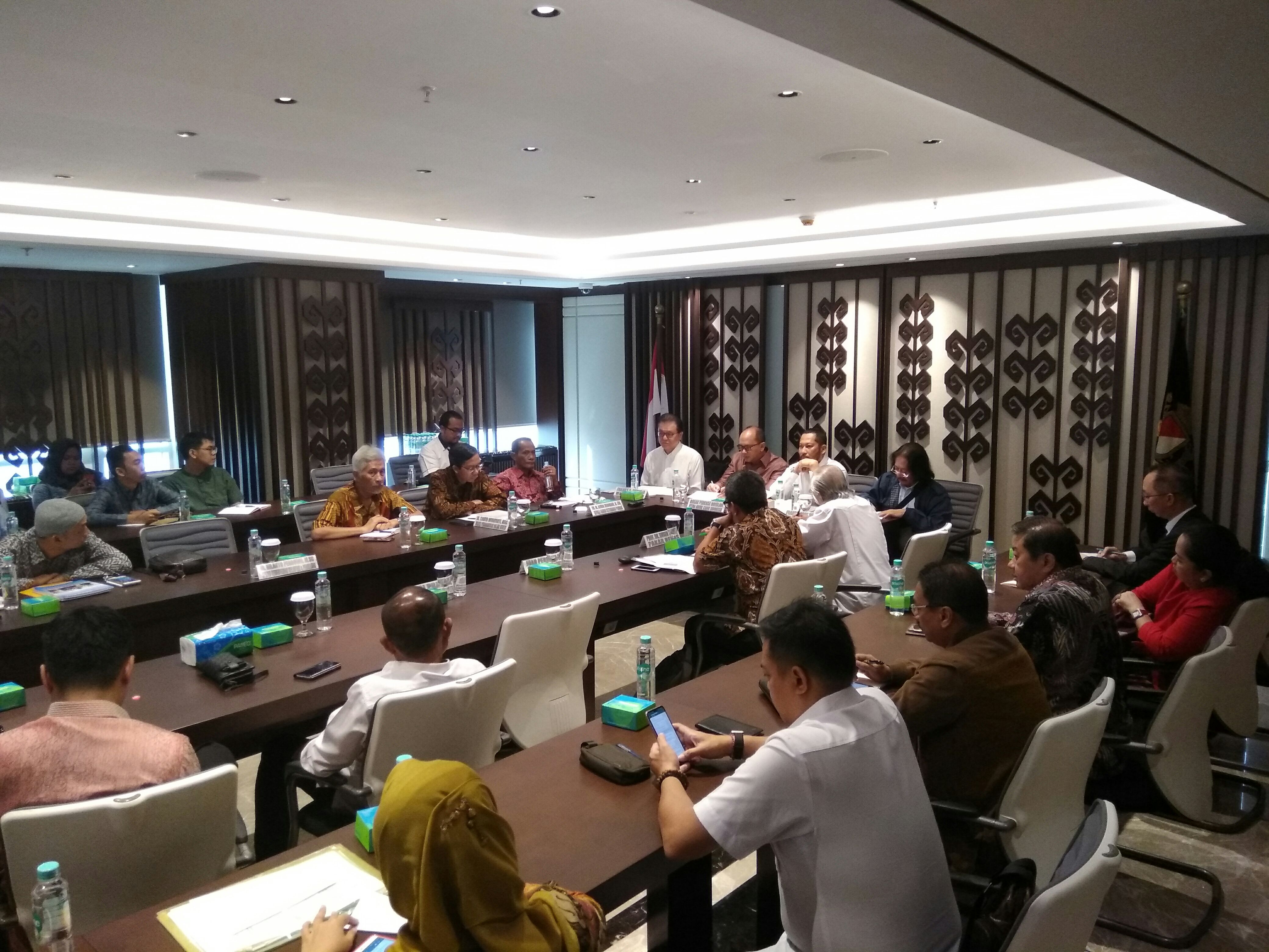 Kamar Dagang Indonesia (Kadin) menggelar acara roundtable ketahanan pangan Nasional 2019 mengundang sejumlah pejabat berwenang diantaranya Dirut Perum Bulog Budi Waseso, di Kantor Kadin, Senin (24/9/2018)